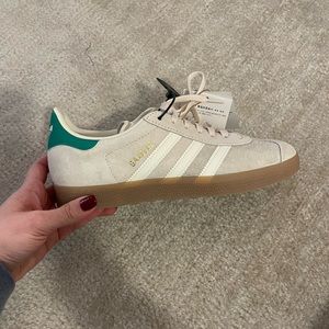 NBW Tan and ivory Adidas Gazelles size W7